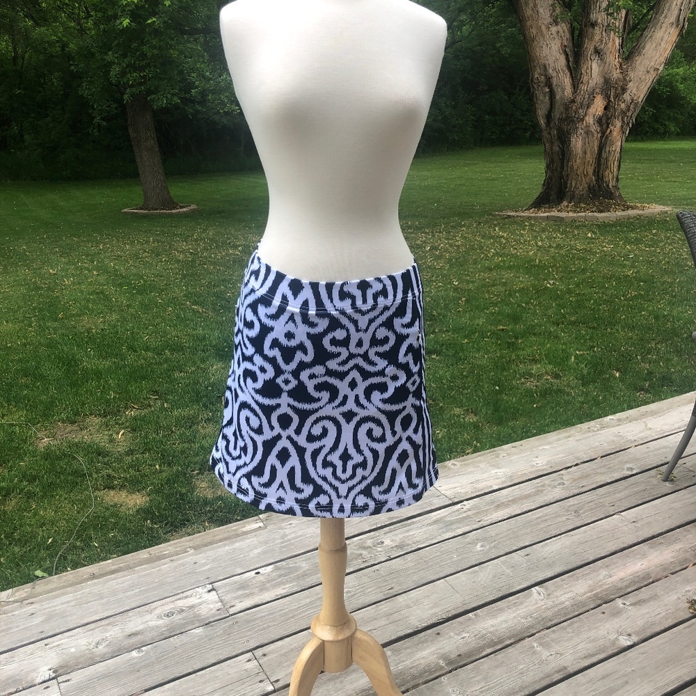 Gretchen Scott Ikat Print Skort size XS